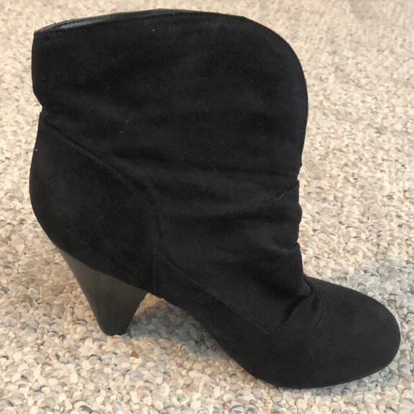 Boots - Picture 3 of 4